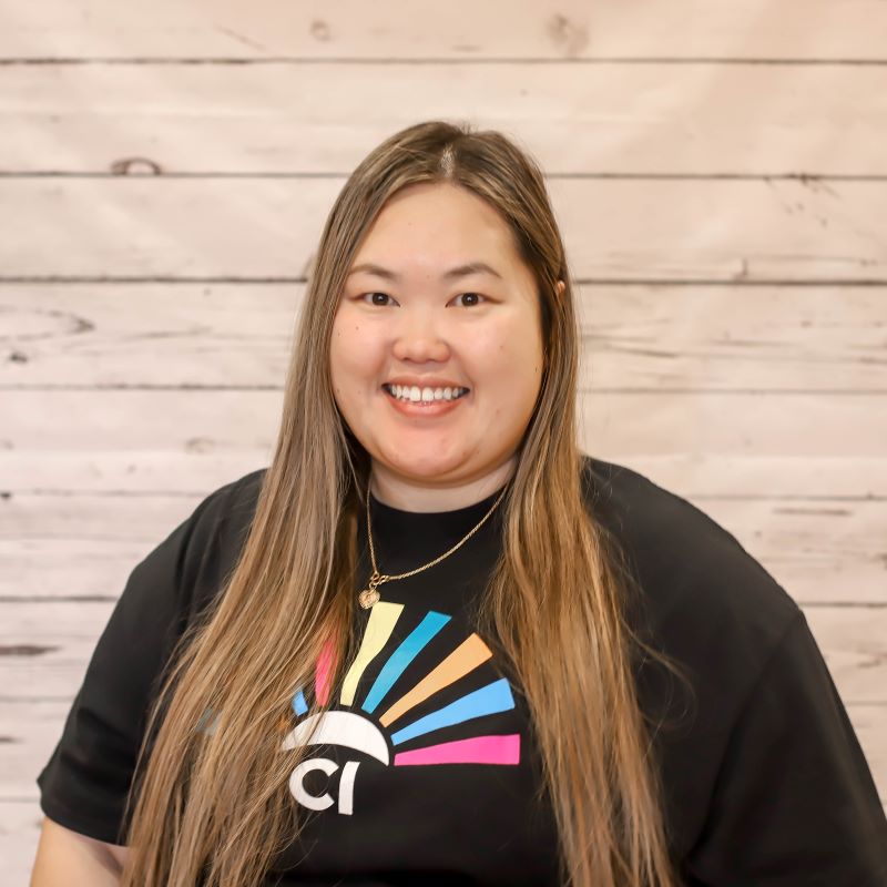 Pa_Lee headshot photo with white wood background